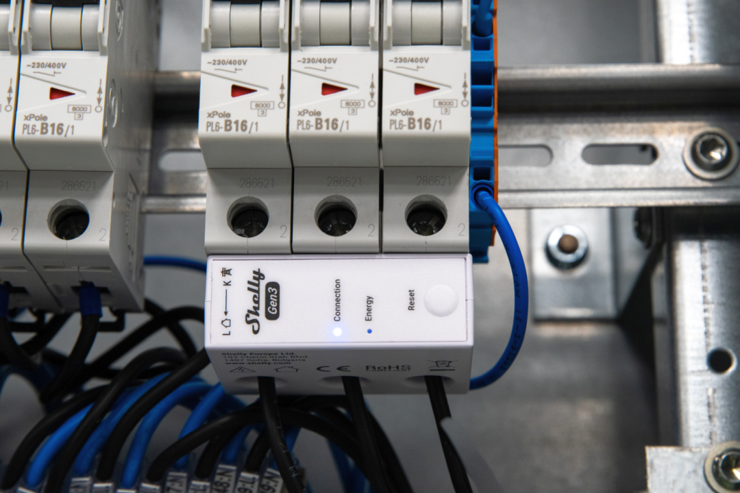Shelly 3EM-63T Gen3 – Stromzähler – Produktansicht 4