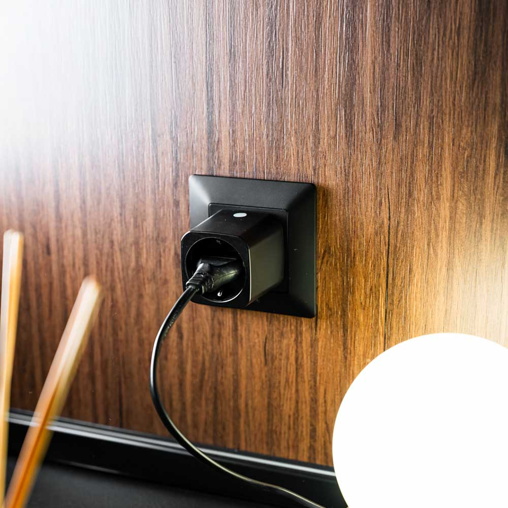 Shelly – Plug & Play Plug M Gen3 Black – 4er Set – Smarter Zwischenstecker – 13A – Messfunktion – WLAN – BT – schwarz – Produktansicht 6
