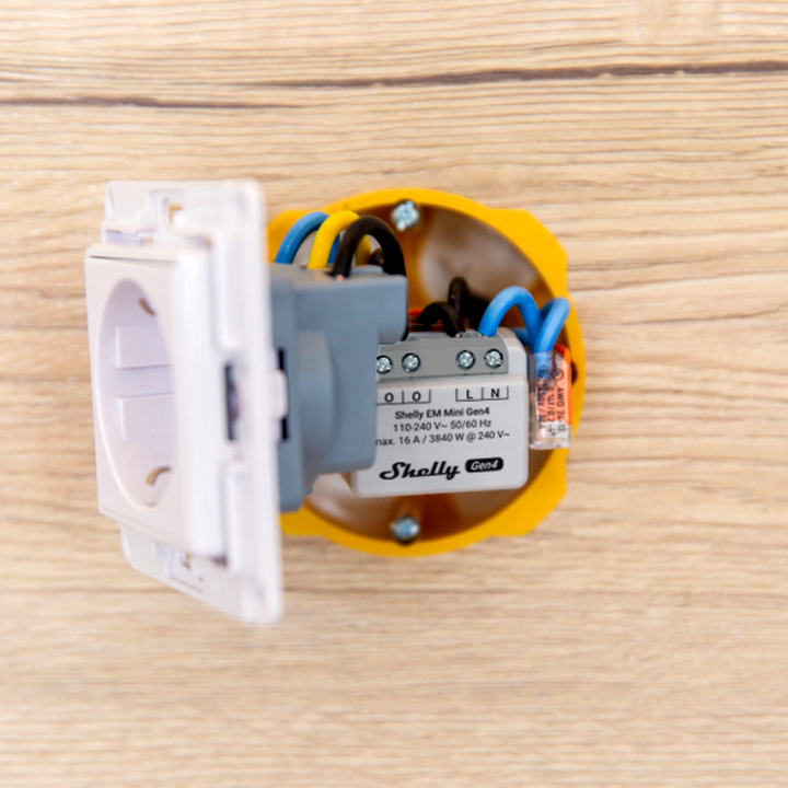 Shelly EM Mini Gen4 – Relais – max 8A – 1 Kanal – WLAN – Matter – Zigbee – Bluetooth – Produktansicht 8