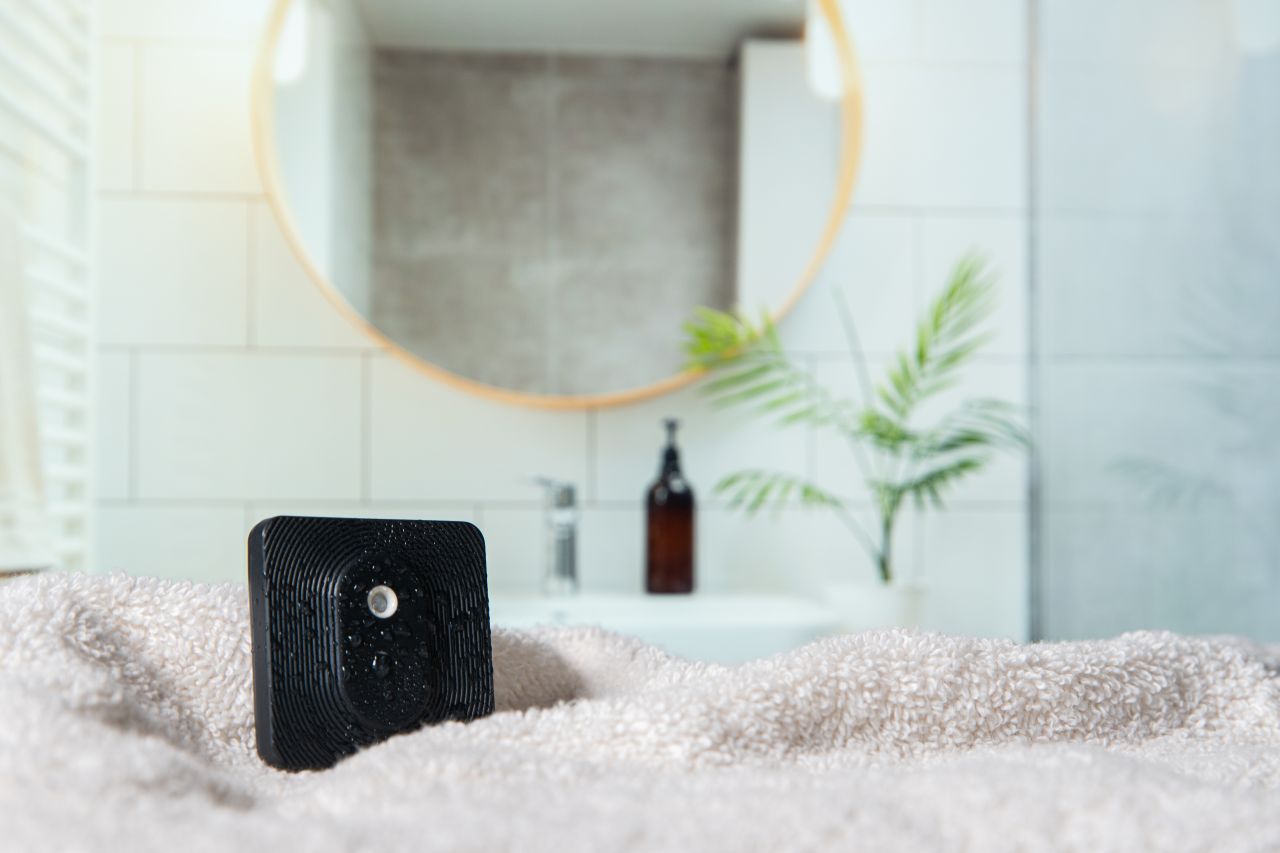Shelly Blu H&T Black – Temperatur- & Feuchtigkeitssensor – Bluetooth – Batterie – Schwarz – Produktansicht 3
