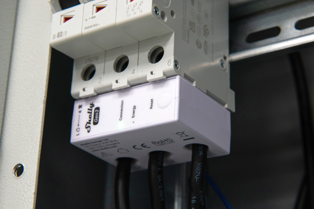 Shelly 3EM-63T Gen3 – Stromzähler – Produktansicht 2